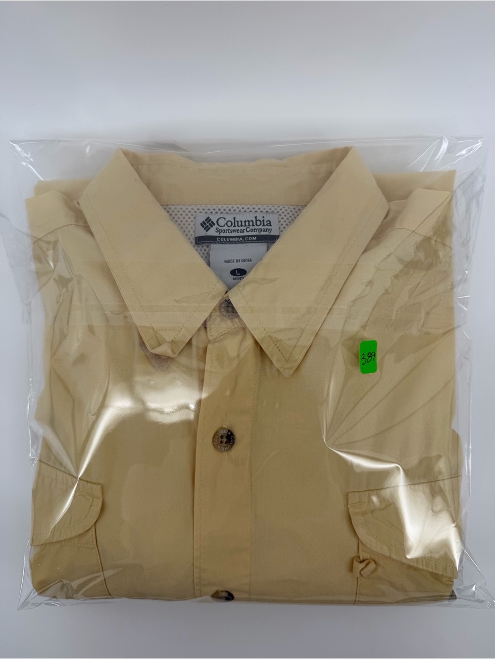 Columbia Men’s Short-Sleeve Button-Down Shirt in Pale Yellow - Picture 8 of 8